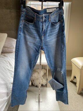 Women's Blue Denim Jeans - Distressed Knee
